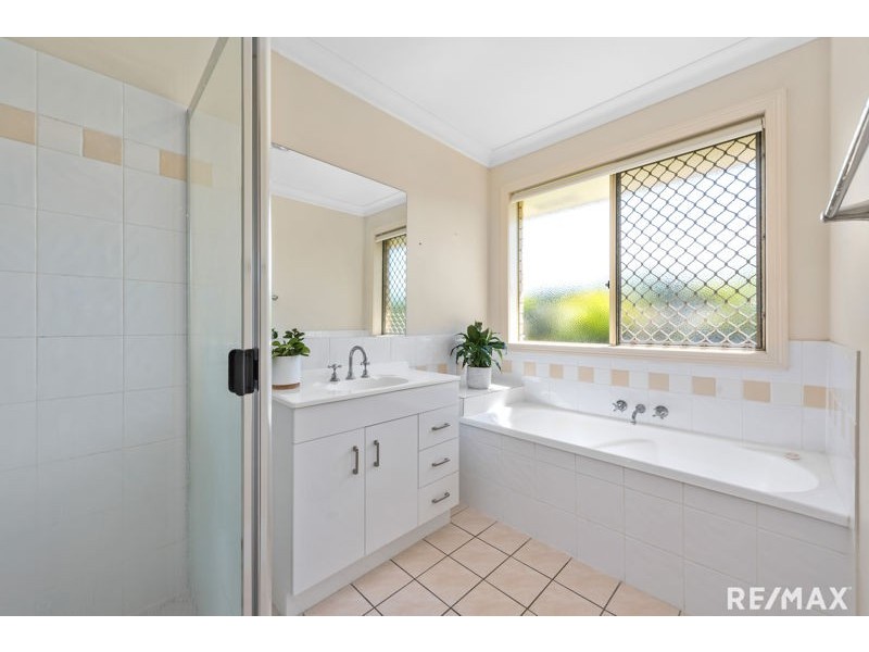 15 Willandra Parade, North Lakes QLD 4509