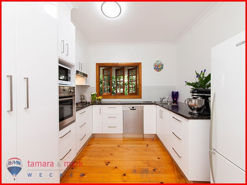 4 Dickson Street, Brighton QLD 4017