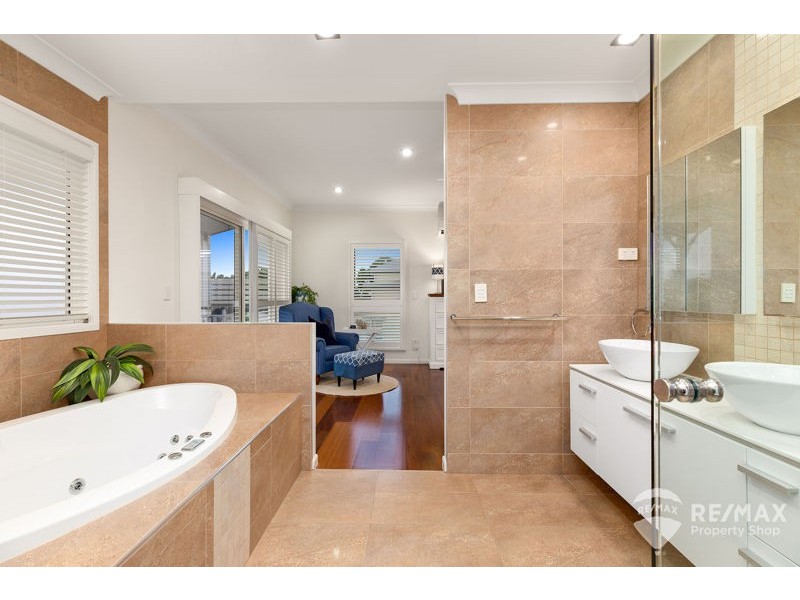 40 Second Avenue, Sandgate QLD 4017