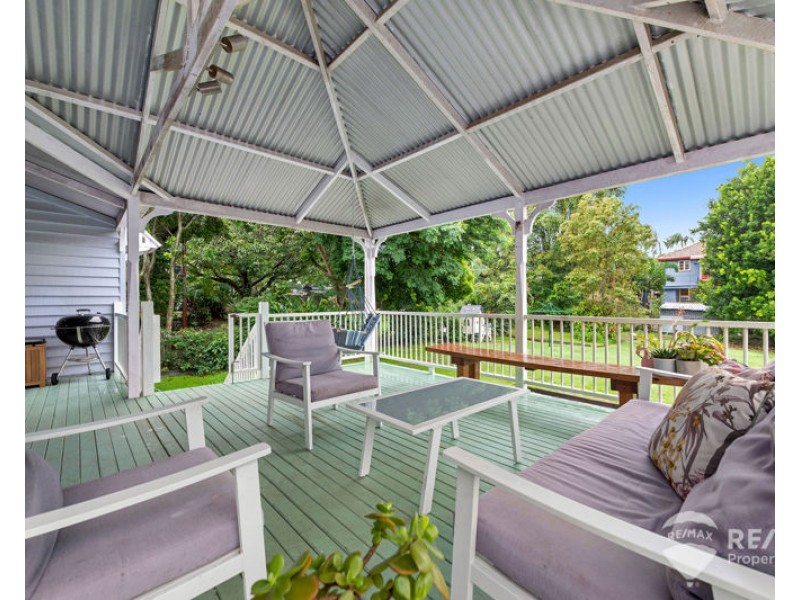 72 Yundah Street, Shorncliffe QLD 4017