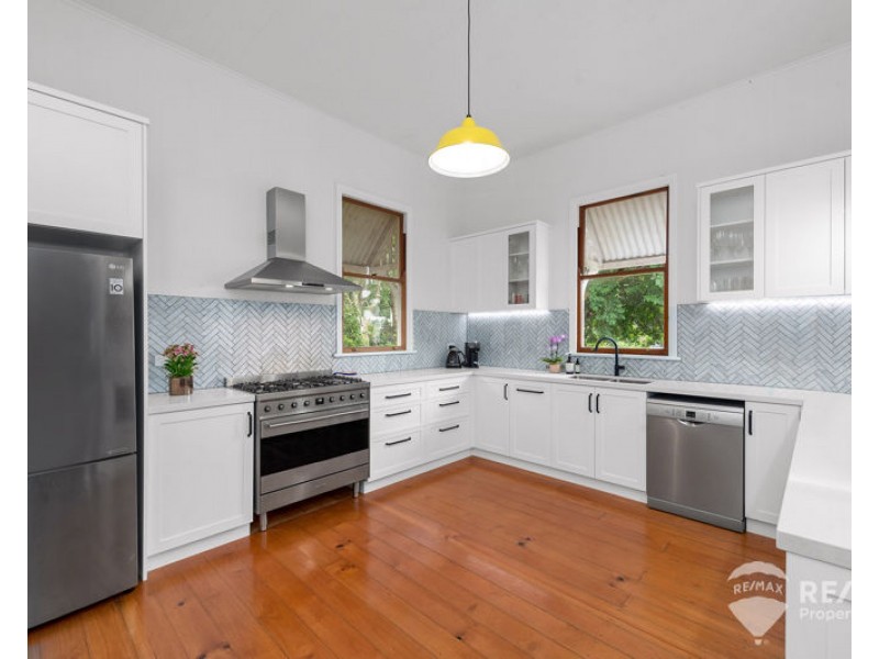 72 Yundah Street, Shorncliffe QLD 4017