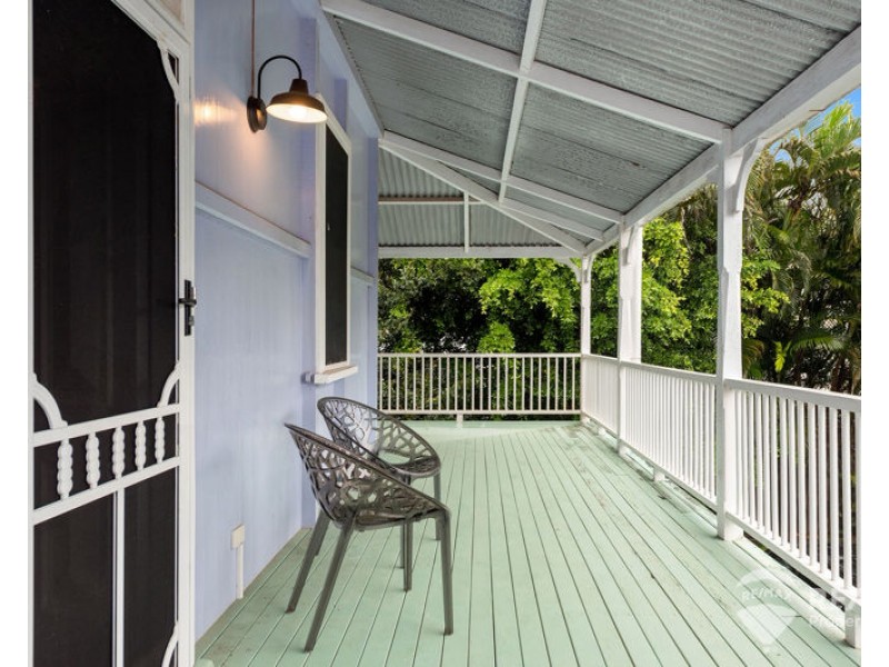 72 Yundah Street, Shorncliffe QLD 4017