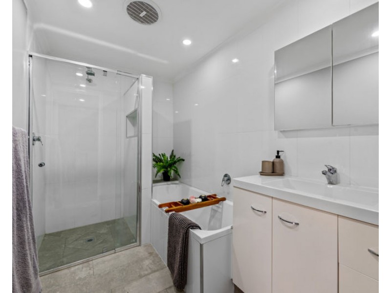 60 Blackwood Road, Deagon QLD 4017