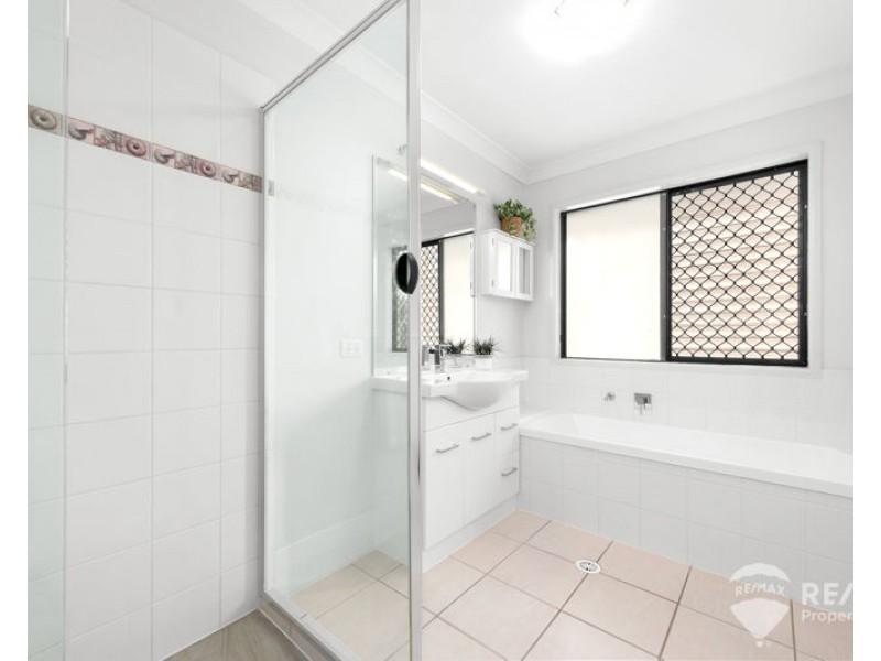 1 Venice Crescent, Brighton QLD 4017