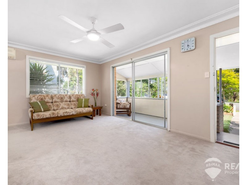 27 Deagon Street, Sandgate QLD 4017