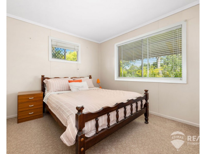 27 Deagon Street, Sandgate QLD 4017