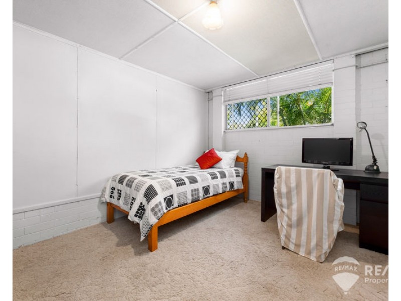 27 Deagon Street, Sandgate QLD 4017