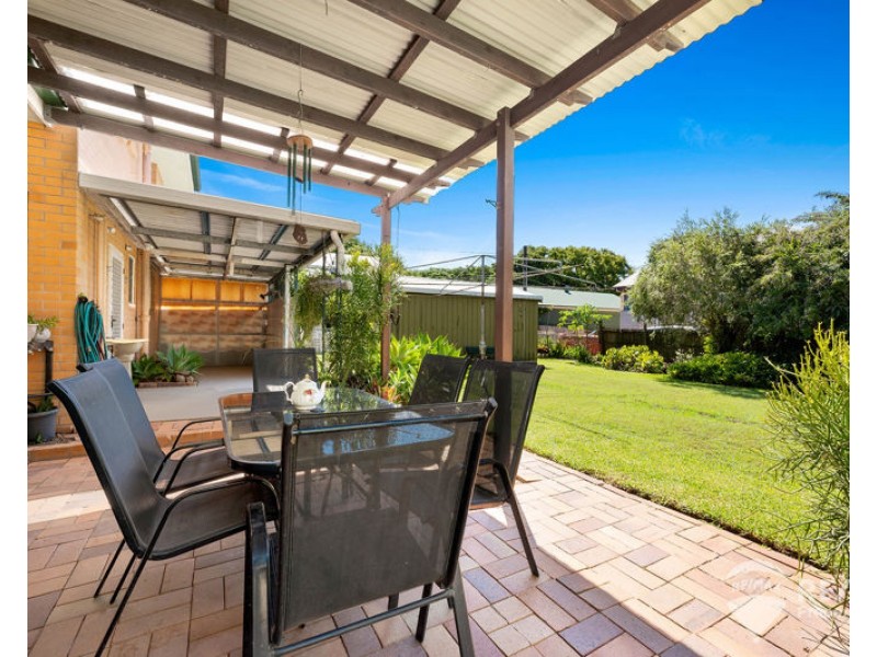27 Deagon Street, Sandgate QLD 4017