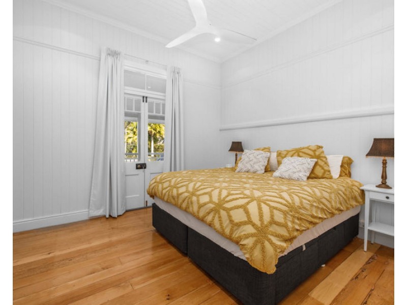 39 Deagon Street, Sandgate QLD 4017