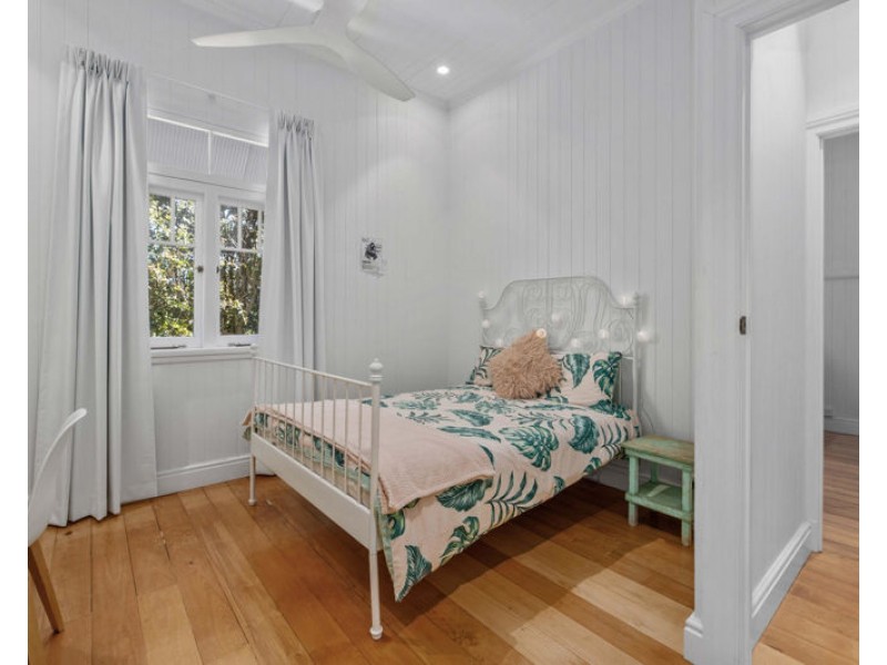 39 Deagon Street, Sandgate QLD 4017