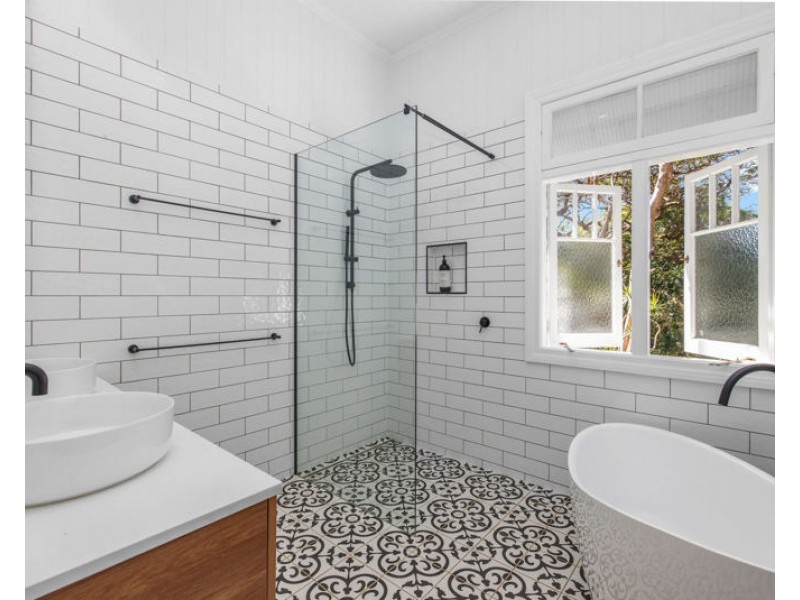 39 Deagon Street, Sandgate QLD 4017