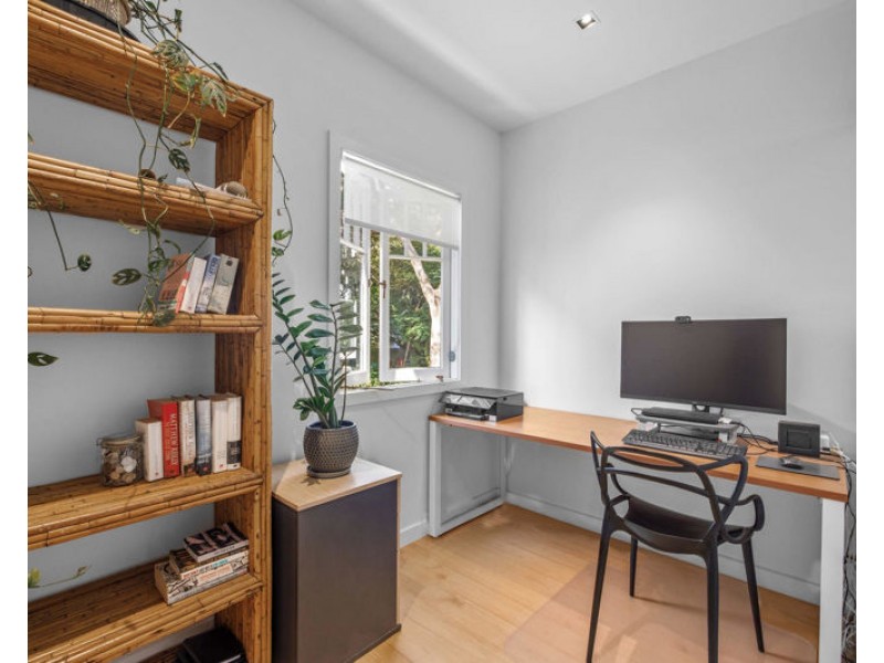 39 Deagon Street, Sandgate QLD 4017