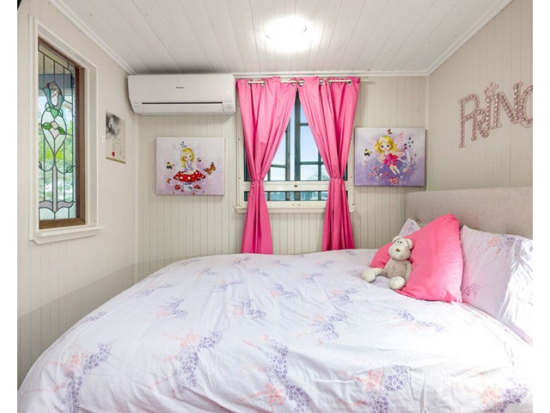 82 Nearra Street, Deagon QLD 4017