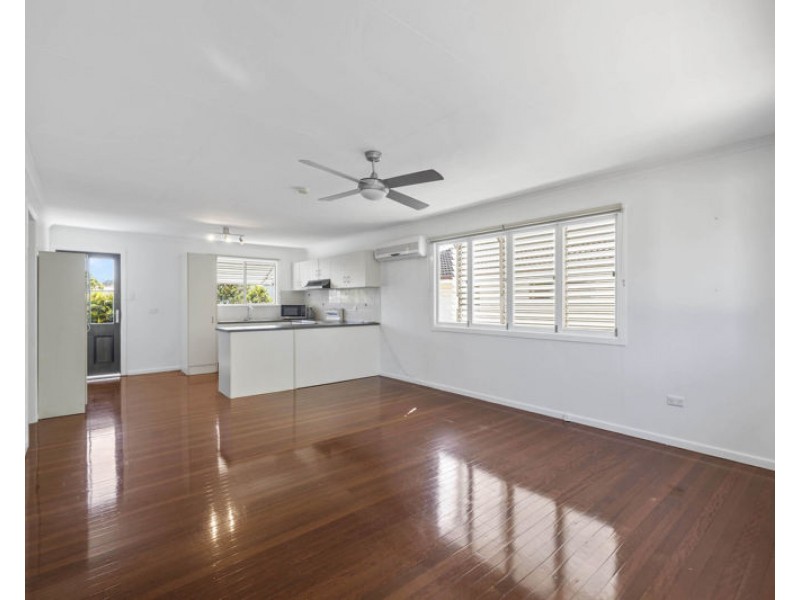 10 Pomona Street, Brighton QLD 4017