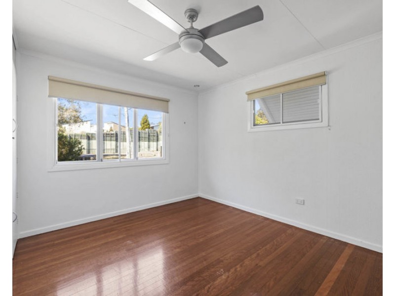 10 Pomona Street, Brighton QLD 4017