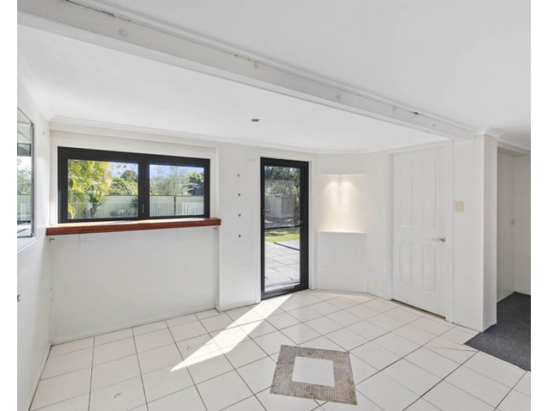 10 Pomona Street, Brighton QLD 4017