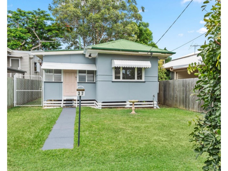 37 Wharf Street, Shorncliffe QLD 4017