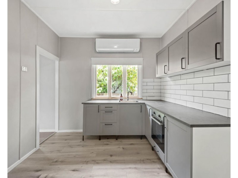 37 Wharf Street, Shorncliffe QLD 4017