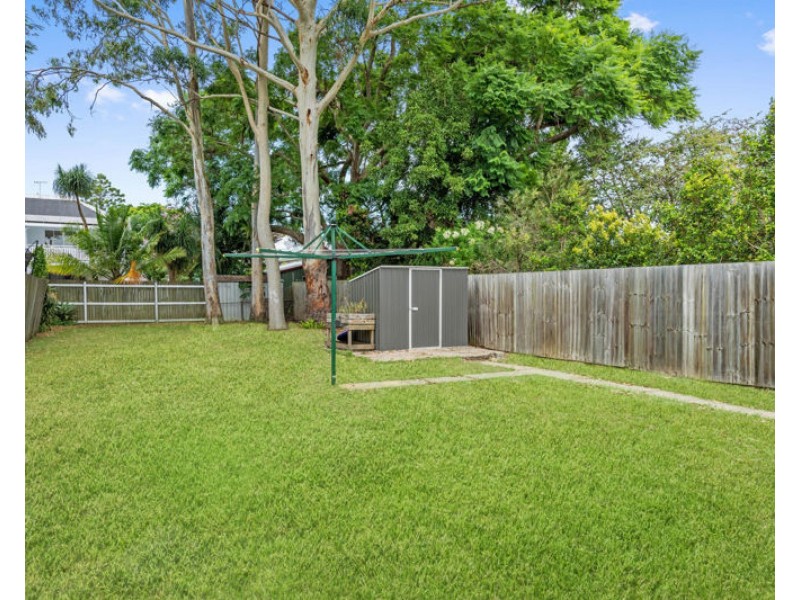 37 Wharf Street, Shorncliffe QLD 4017