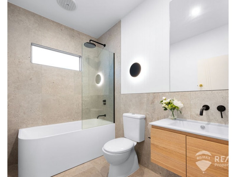 16 Northcote Street, Brighton QLD 4017