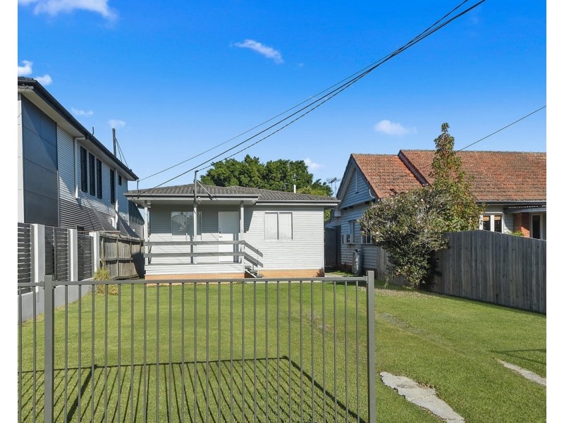 23 Adams Street, Deagon QLD 4017