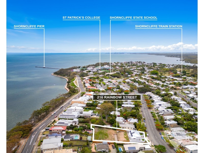 2/216 Rainbow Street, Sandgate QLD 4017