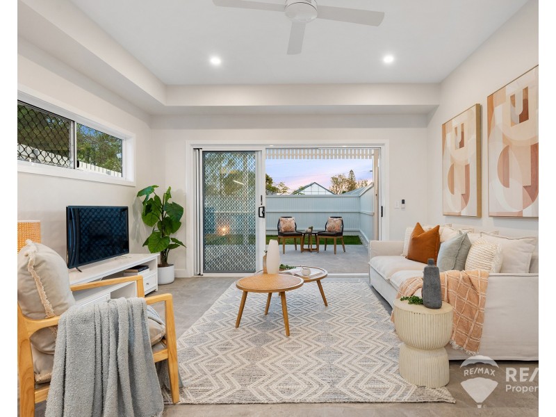 2/218 Rainbow Street, Sandgate QLD 4017