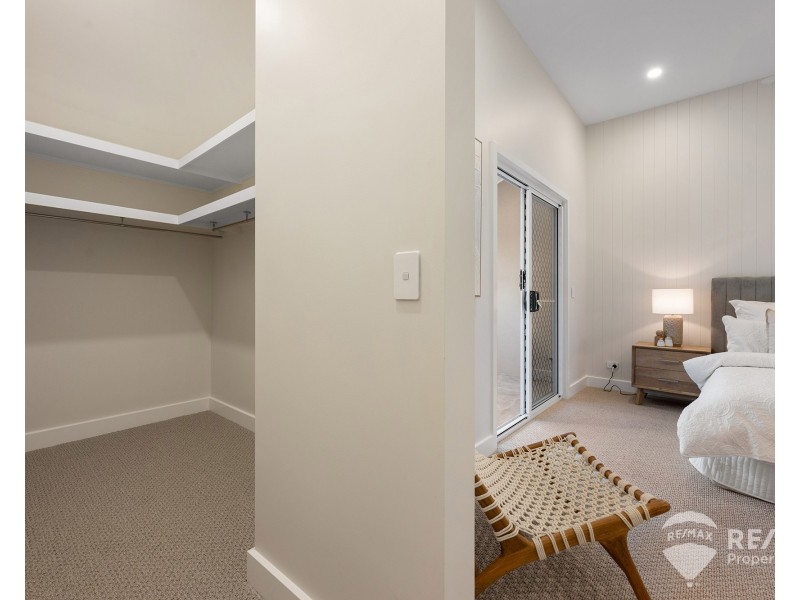 2/218 Rainbow Street, Sandgate QLD 4017