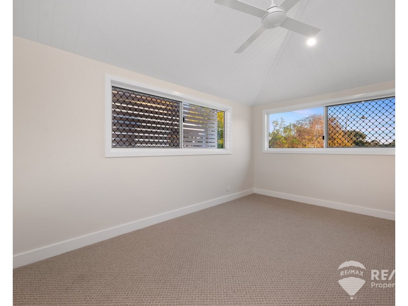 2/218 Rainbow Street, Sandgate QLD 4017