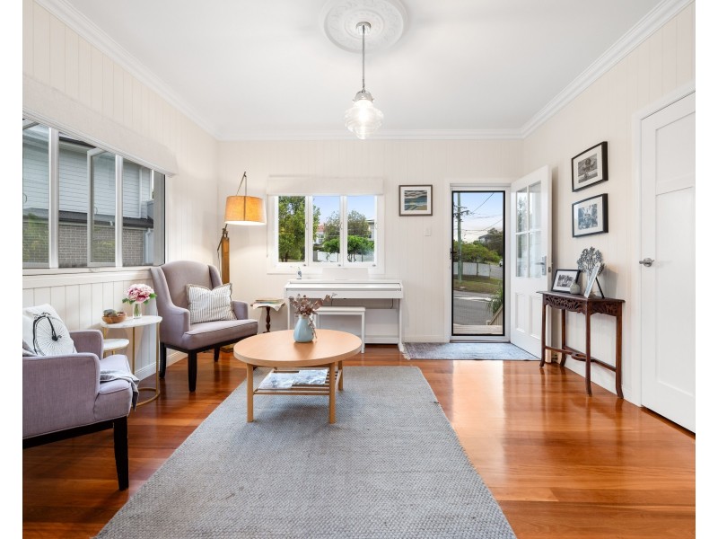 311 Brighton Road, Sandgate QLD 4017