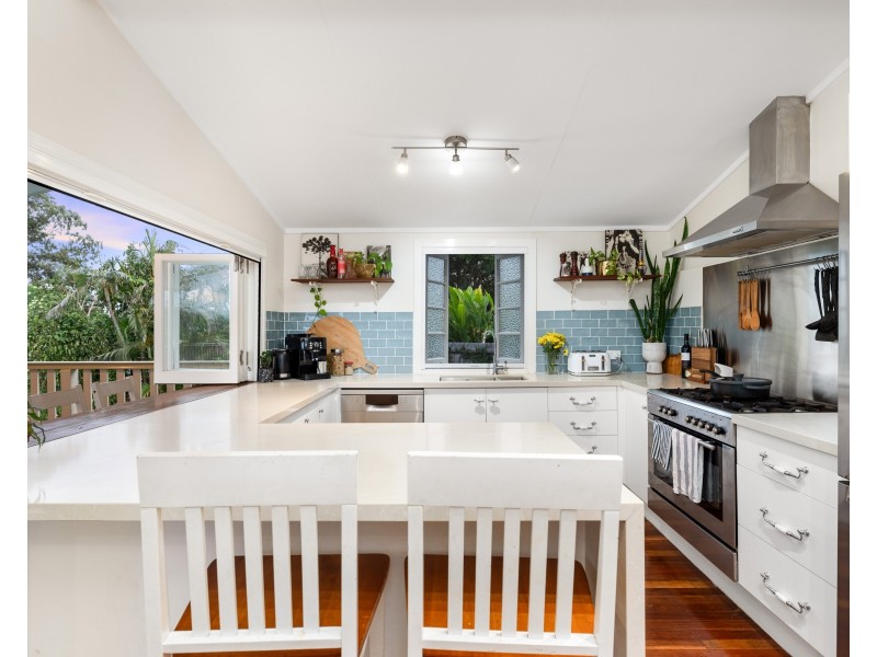 311 Brighton Road, Sandgate QLD 4017