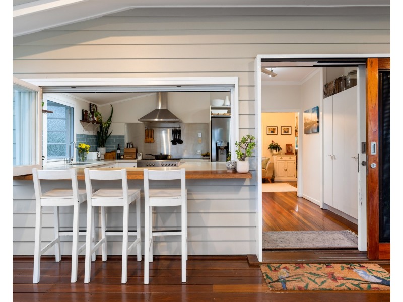311 Brighton Road, Sandgate QLD 4017