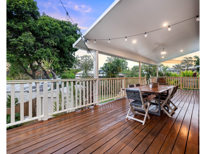 311 Brighton Road, Sandgate QLD 4017
