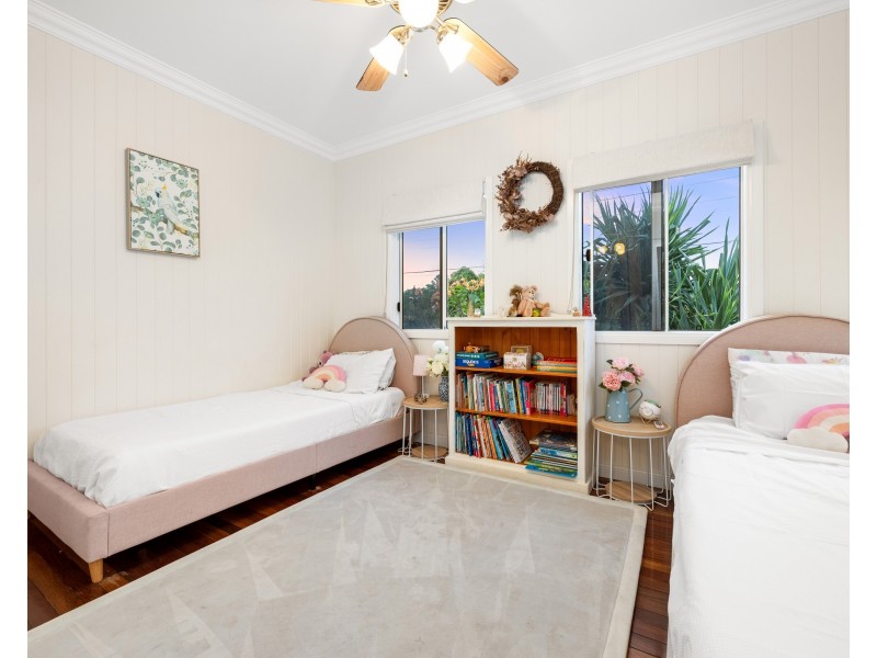 311 Brighton Road, Sandgate QLD 4017