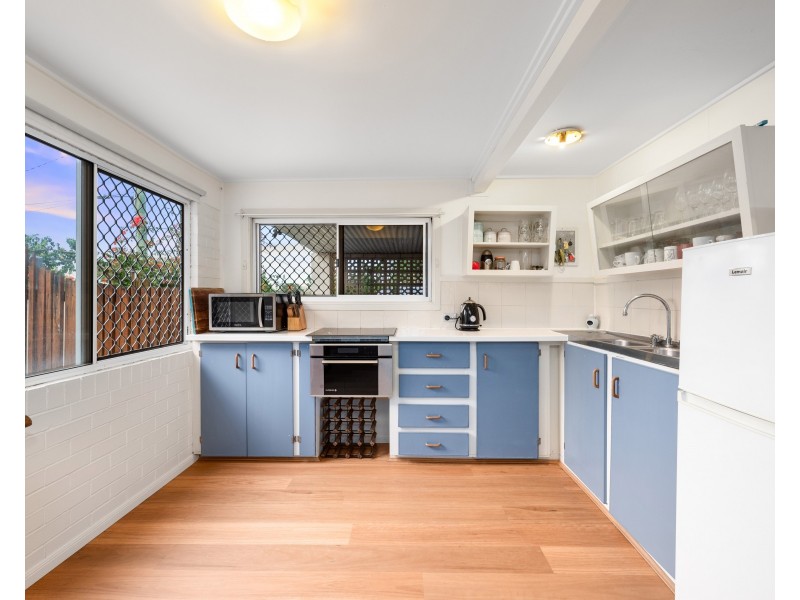 311 Brighton Road, Sandgate QLD 4017