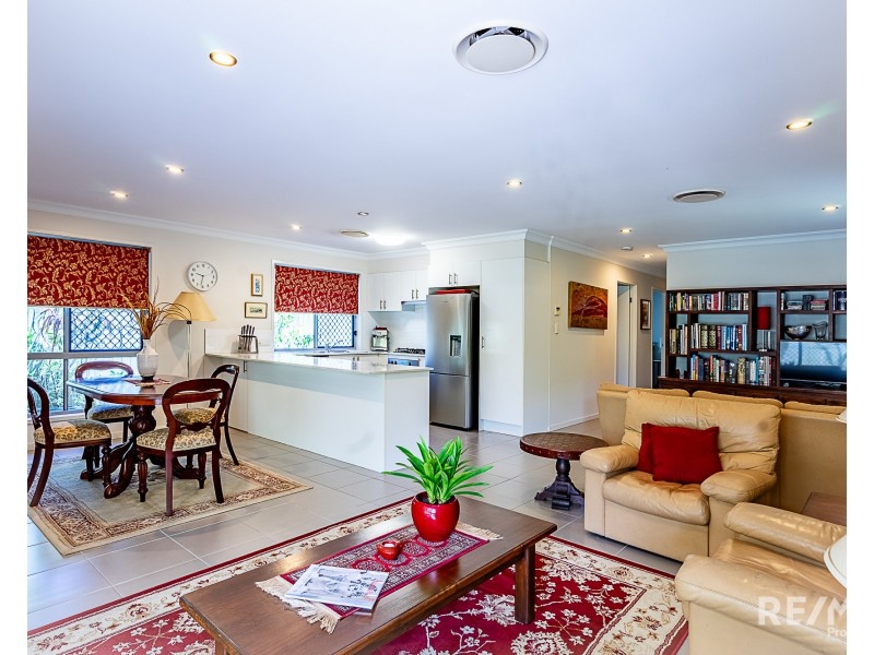 9 Wimble Street, Deagon QLD 4017