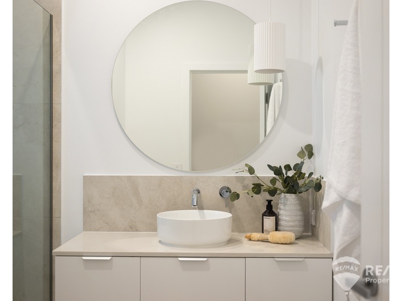 1/216 Rainbow Street, Sandgate QLD 4017