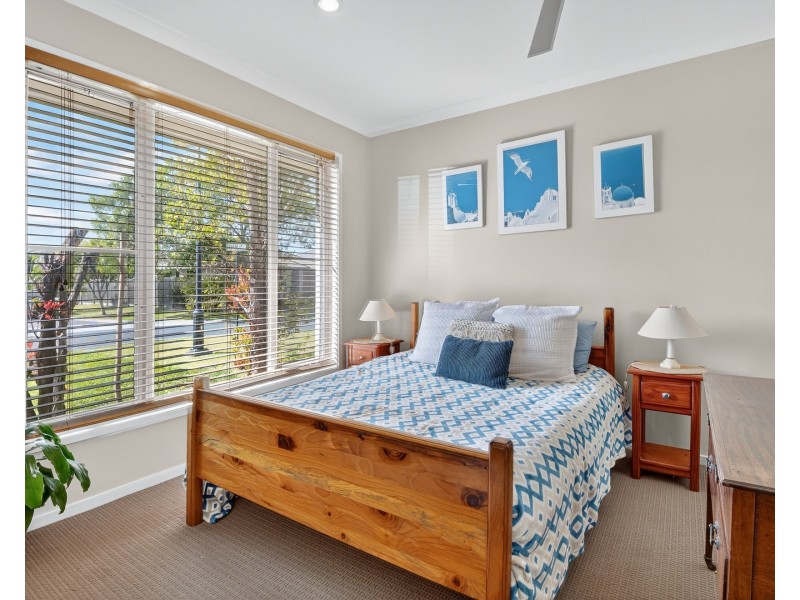 54 Denham Crescent, North Lakes QLD 4509