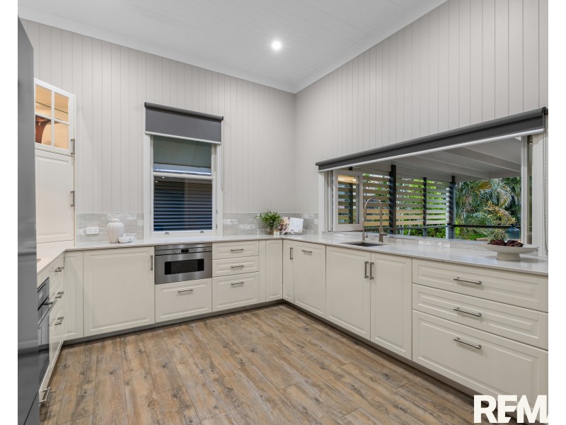 28 Kate Street, Shorncliffe QLD 4017