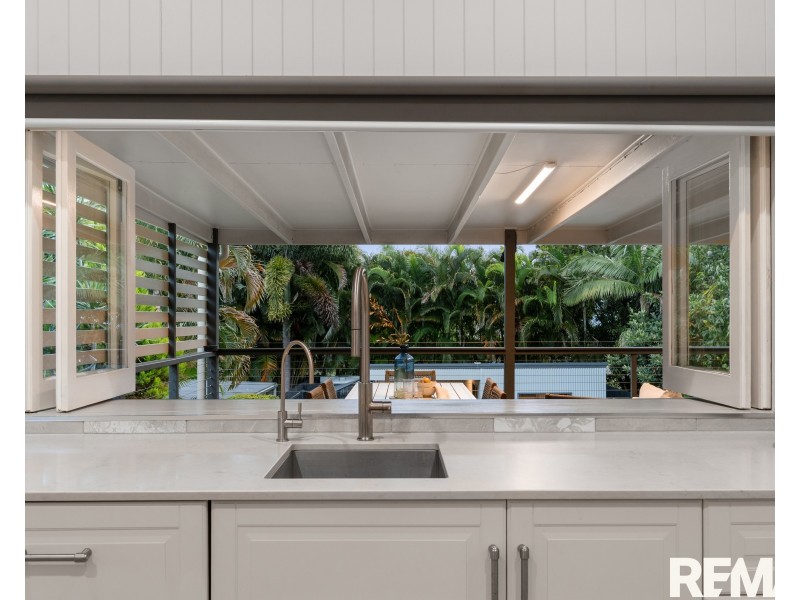 28 Kate Street, Shorncliffe QLD 4017