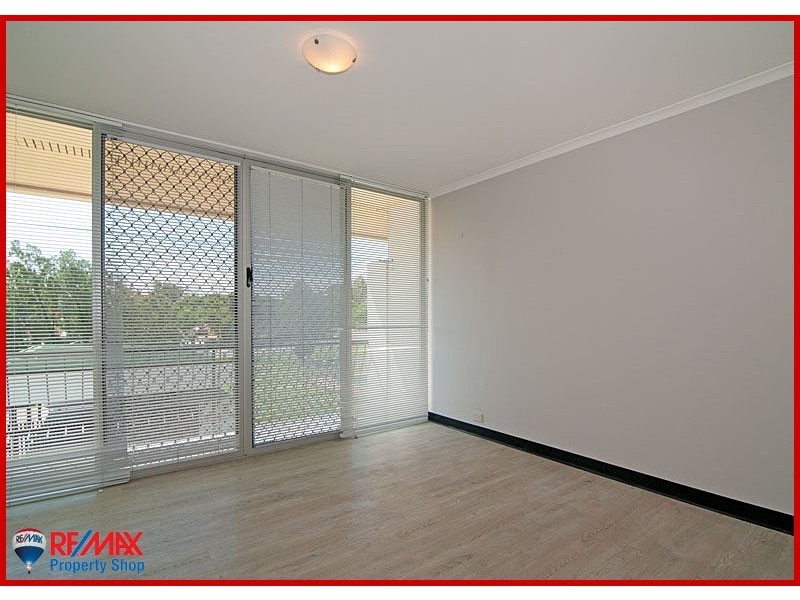 4/31 King Street, Woody Point QLD 4019