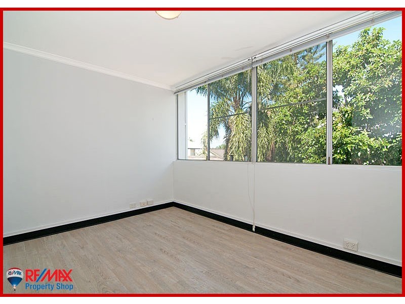 4/31 King Street, Woody Point QLD 4019