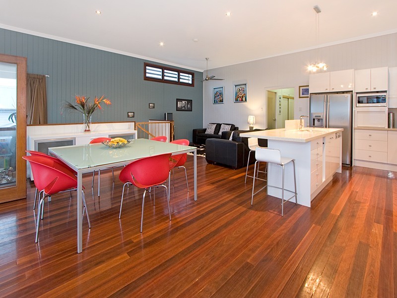 208 Flinders Parade, Sandgate QLD 4017