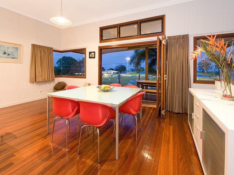 208 Flinders Parade, Sandgate QLD 4017