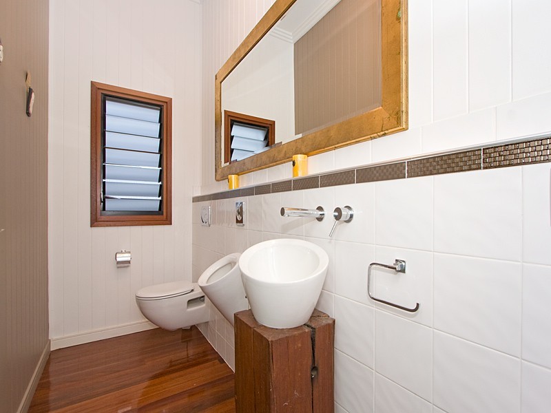 208 Flinders Parade, Sandgate QLD 4017