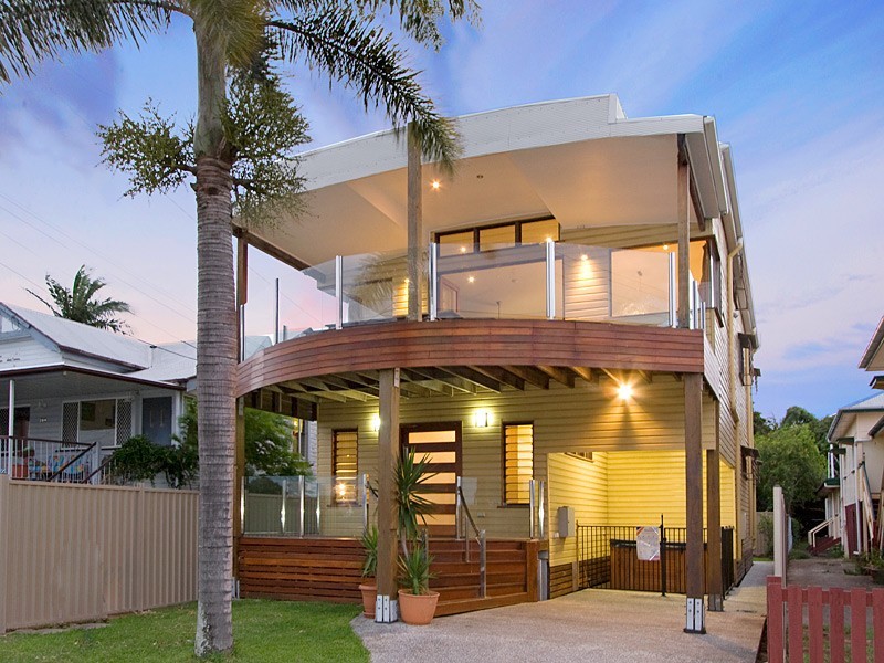 208 Flinders Parade, Sandgate QLD 4017