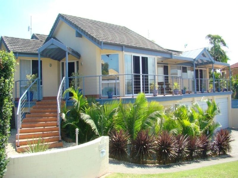 2 Seabreeze Close, Anna Bay NSW 2316