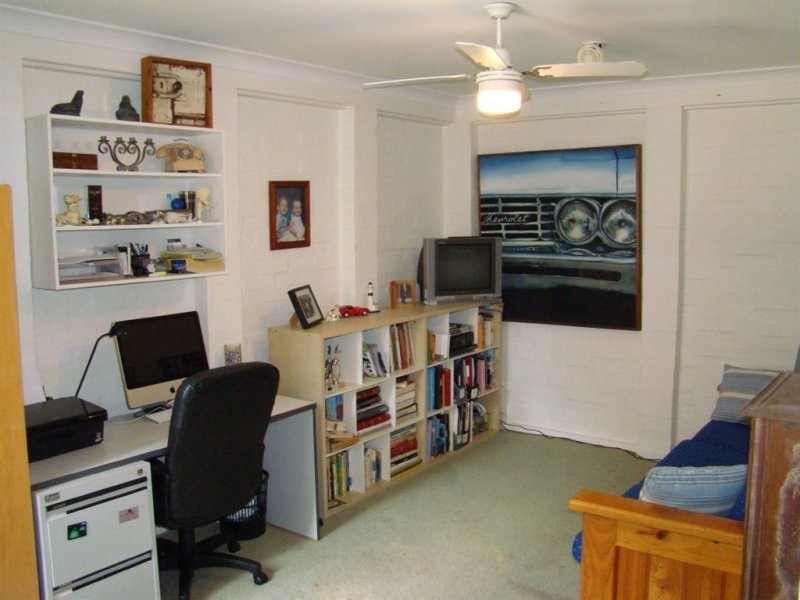 8 Hanson Avenue, Anna Bay NSW 2316