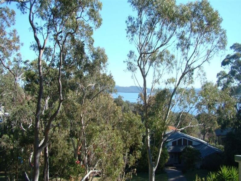 8 Canomii Close, Nelson Bay NSW 2315