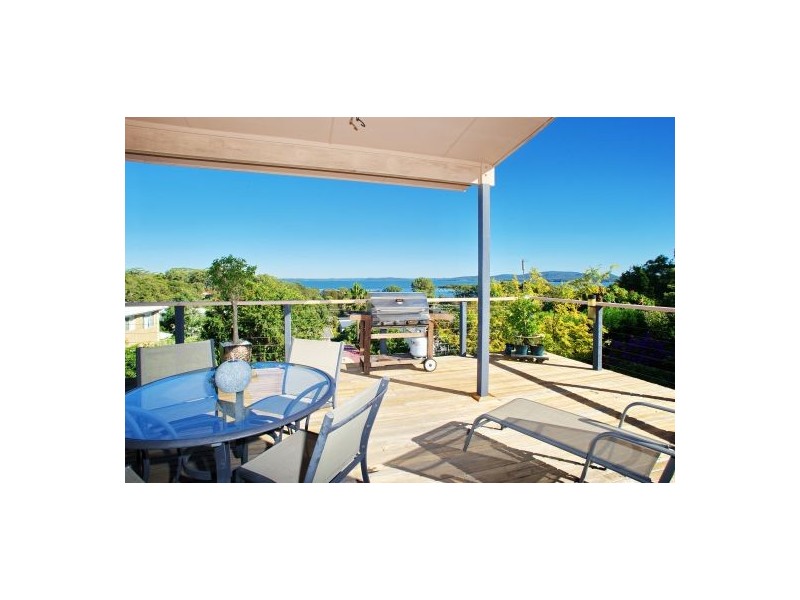 8 Lyndel Close, Soldiers Point NSW 2317